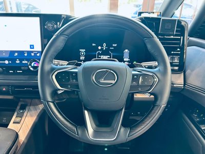 صورة 65 لـ 2024 Lexus LM
