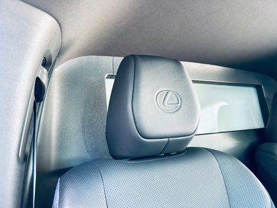 صورة 24 لـ 2024 Lexus LM