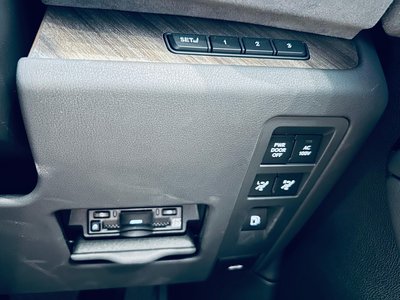 صورة 63 لـ 2024 Lexus LM