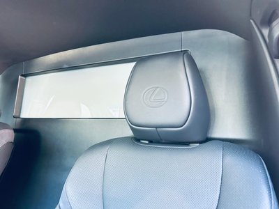 صورة 35 لـ 2024 Lexus LM