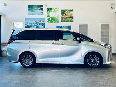 صورة 6 لـ 2024 Lexus LM