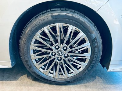 صورة 18 لـ 2024 Lexus LM