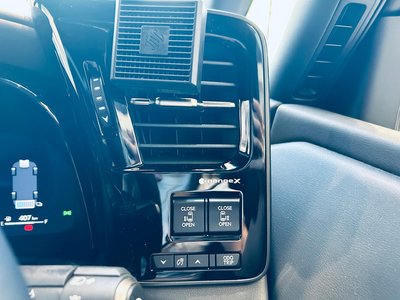 صورة 64 لـ 2024 Lexus LM