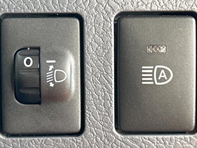 TOYOTA LAND CRUISER 70 - 6