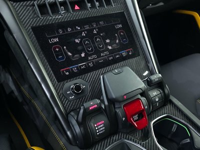 LAMBORGHINI URUS - 9