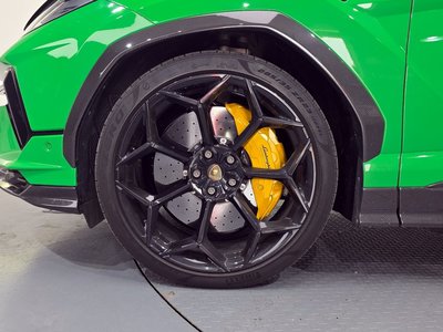 LAMBORGHINI URUS - 6