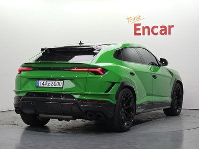 LAMBORGHINI URUS - 3