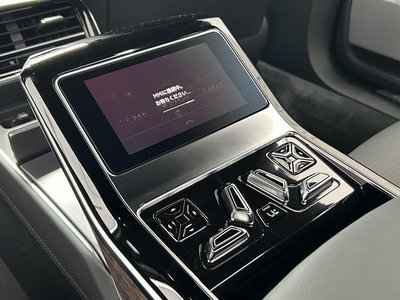 2024 AUDI A8 photo 10