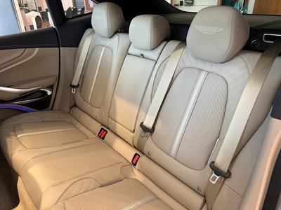 صورة مصغرة 44 لـ 2026 Aston Martin DBX