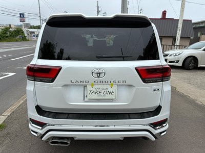 TOYOTA LAND CRUISER 300 - 9