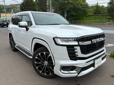 TOYOTA LAND CRUISER 300 - 1