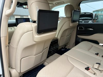 2023 Toyota LAND CRUISER 300 — миниатюра 36