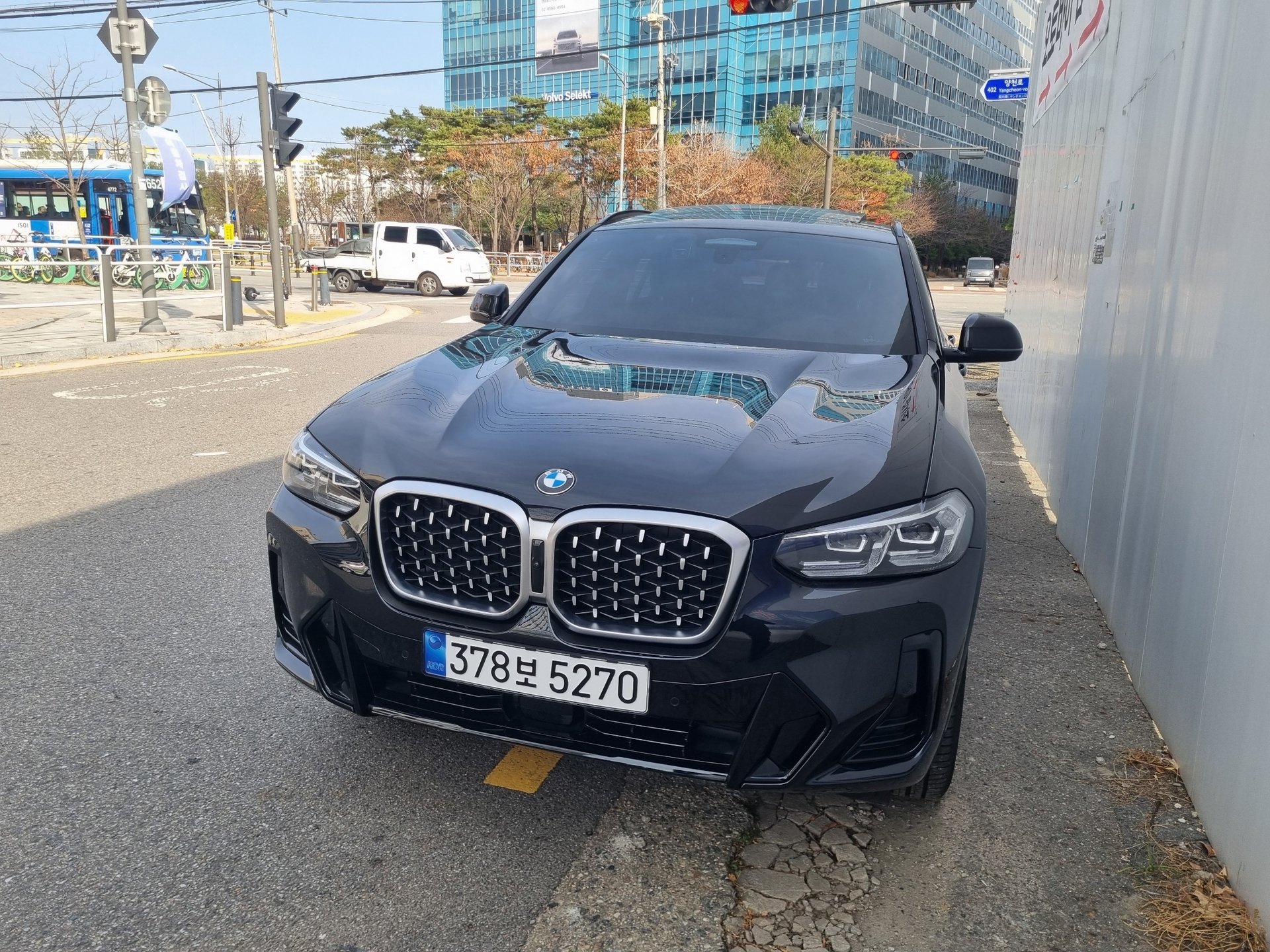 BMW X4 - View 1