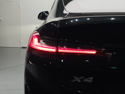 2023 BMW X4 photo 10