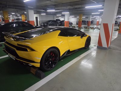 LAMBORGHINI HURACAN - 4