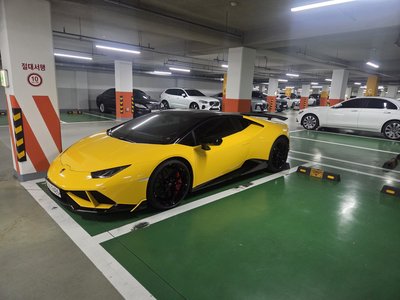 LAMBORGHINI HURACAN - 1