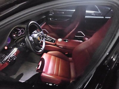 PORSCHE PANAMERA - 5