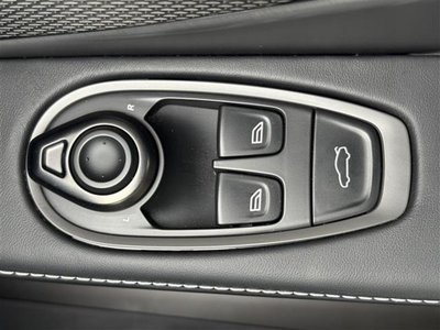 2026 Aston Martin DB12 照片 9