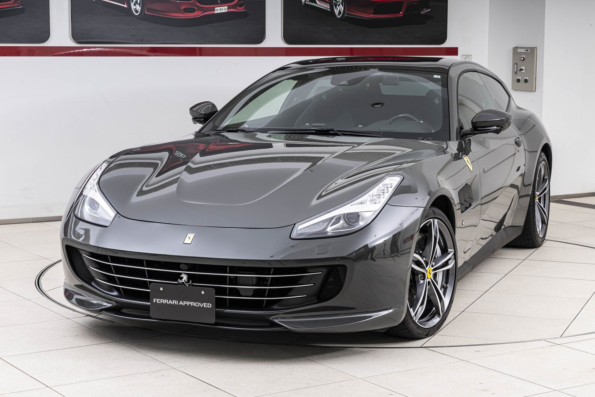 FERRARI GTC4 LUSSO - View 1