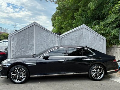 صورة 2 لـ 2023 Genesis G90