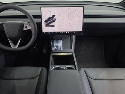 TESLA MODEL Y - 5