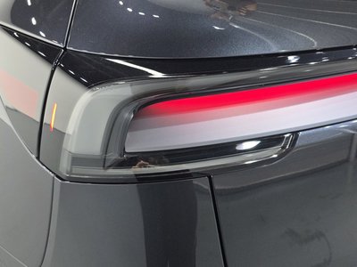 TESLA MODEL Y - 10