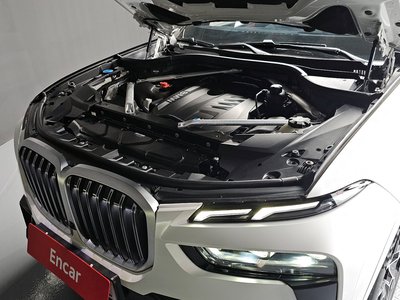 BMW X7 - 7