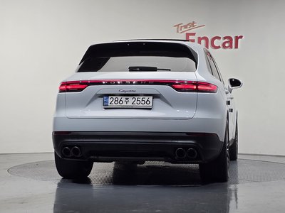 PORSCHE CAYENNE - 4
