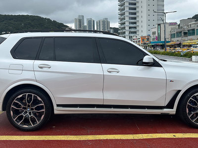 2024 BMW X7 — фото 2