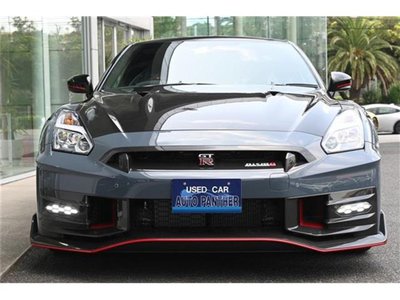NISSAN GT-R - 8