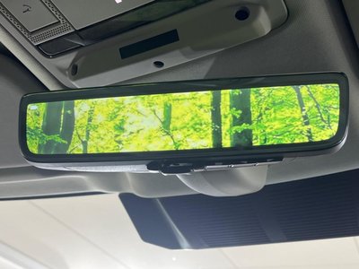 LAND ROVER DEFENDER - 4