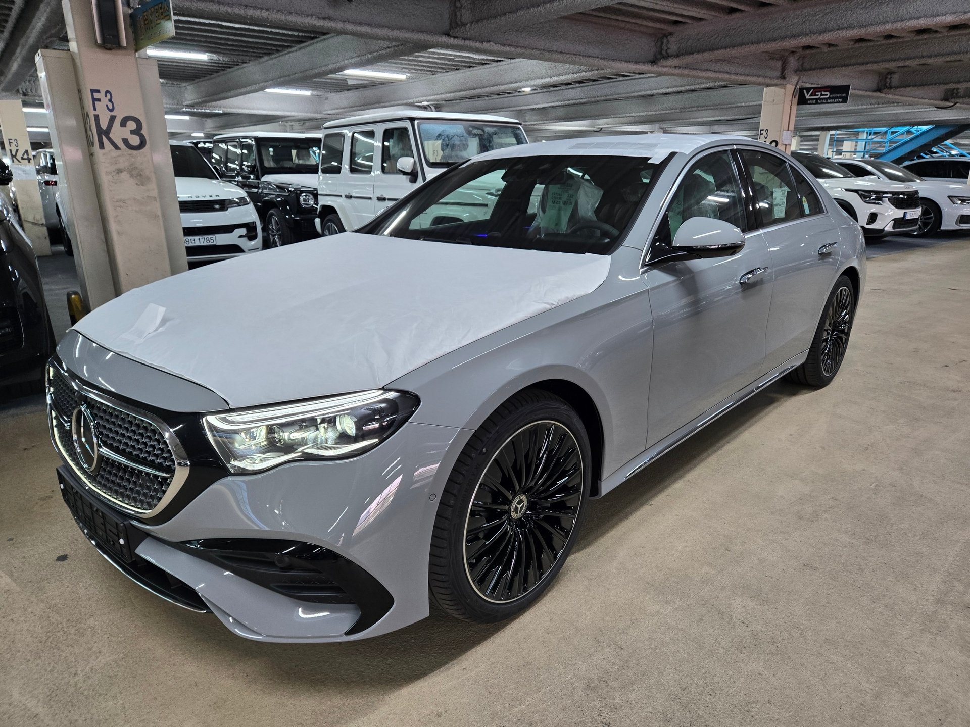 MERCEDES-BENZ E-CLASS - View 1