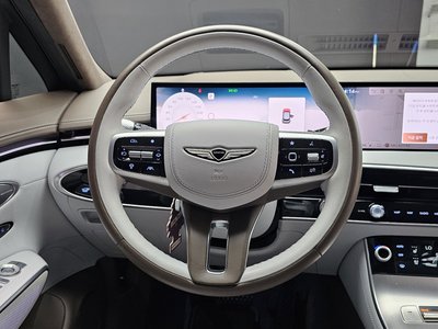 2024 Genesis GV70 — миниатюра 19