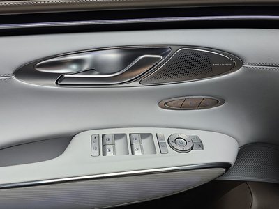 2024 Genesis GV70 — миниатюра 28