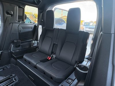 LAND ROVER DEFENDER - 5