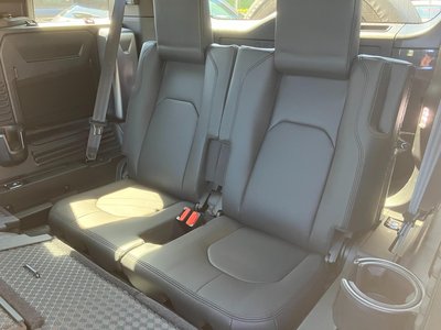 LAND ROVER DEFENDER - 4