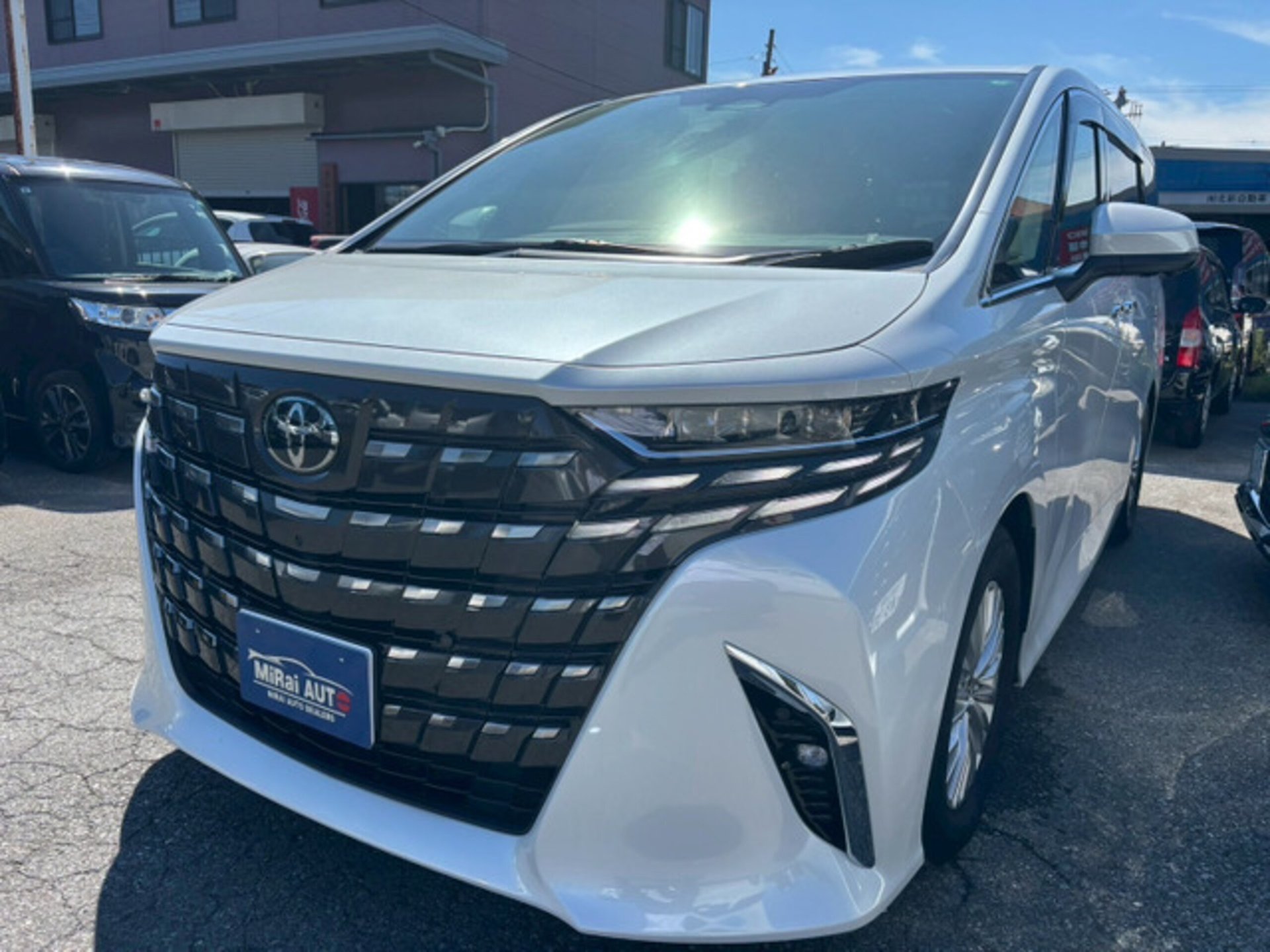 TOYOTA ALPHARD - View 1