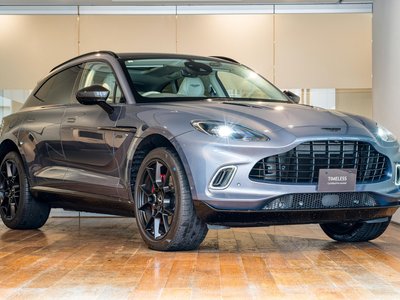 ASTON MARTIN DBX - 5