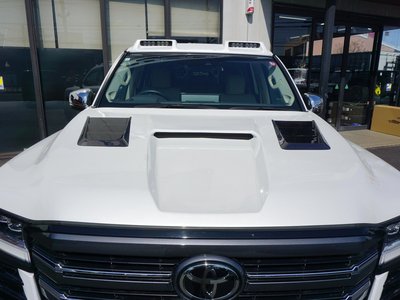 TOYOTA LAND CRUISER 300 - 6