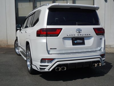 TOYOTA LAND CRUISER 300 - 10