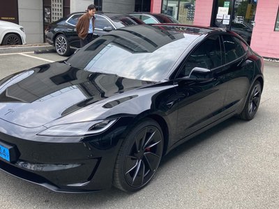 2026 Tesla MODEL 3 photo 5
