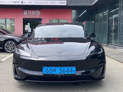 2026 Tesla MODEL 3 photo 1