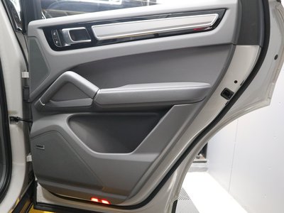 2022 Porsche CAYENNE thumbnail 56