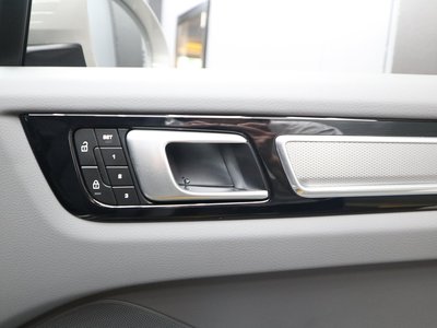 2022 Porsche CAYENNE thumbnail 51