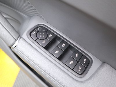 2022 Porsche CAYENNE thumbnail 50