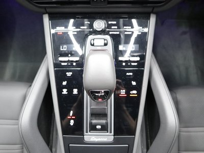 2022 Porsche CAYENNE thumbnail 79