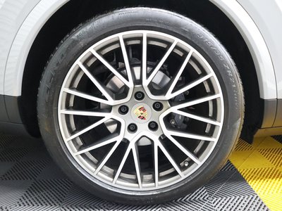 2022 Porsche CAYENNE thumbnail 32