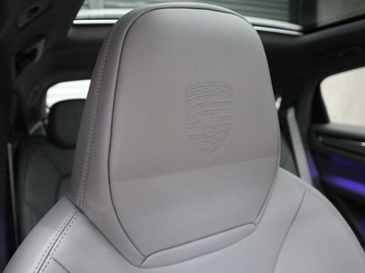 2022 Porsche CAYENNE thumbnail 45