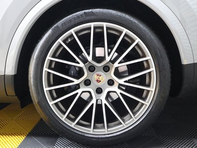2022 Porsche CAYENNE thumbnail 19