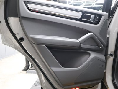2022 Porsche CAYENNE thumbnail 69